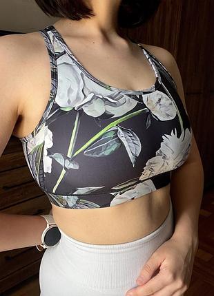 Жіночий спортивний топ бренду athlecia