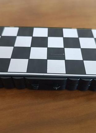 Миниатюрный шахматный набор большой британия.