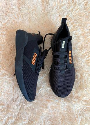 Кросівки чорні на шнурівці