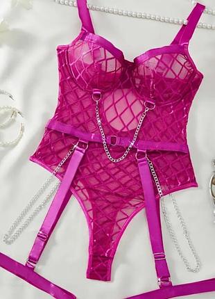 Малинове боді з ланцюжками!