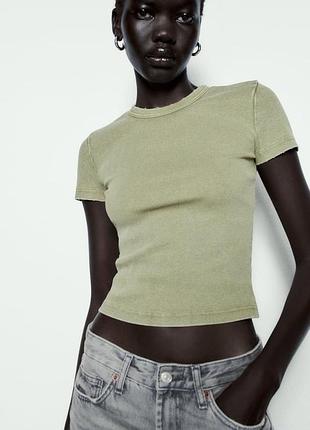 Футболка з потертостями zara