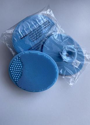 Силіконова щітка для очищення обличчя lookfantastic silicone facial exfoliating pad