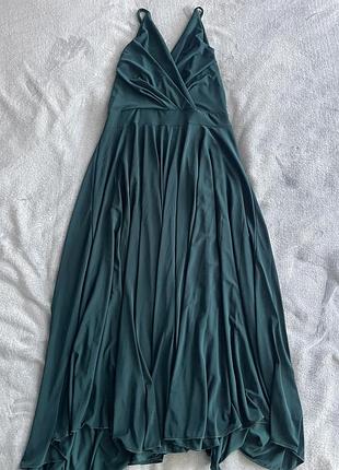 Сукня з відкритою спинкою