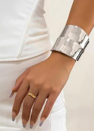 Браслет женский металлический манжета сплошной серебряный новый