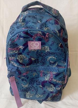 Школьный рюкзак,портфель