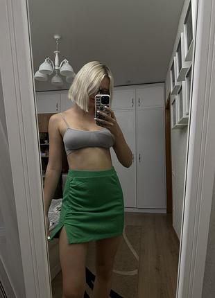 Зелена спідниця коротка в рубчик розмір s sinsay