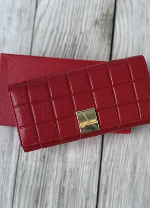 Красный кожаный женский кошелек