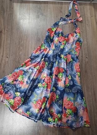 Красивое летнее платье с открытыми плечами