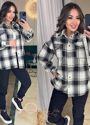 Жіночий костюм з кашеміровою сорочкою