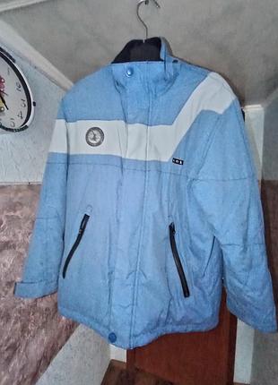 Курточка на рост 134 во двор