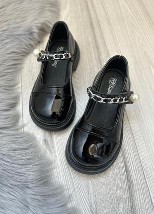 Стильні туфлі для дівчат