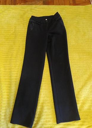 Штаны школьные для девочки. на рост 122-128. еще есть пиджак к ним