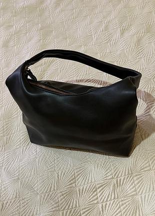 Шкіряна жіноча сумка чорного кольору