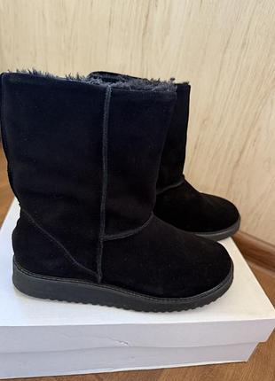 Чоботи жіночі в стилі ugg