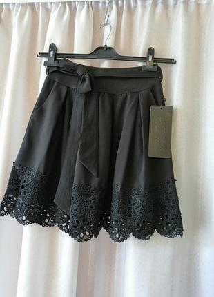 Пышная юбка украшена кружевом гипюром в комплекте идет поясок подойдет как на взрослого так и на подростка