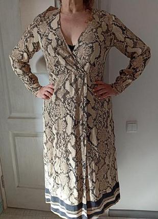 Сукня на запах ,бохо стиль  принт змія віскоза в стилі 70-х