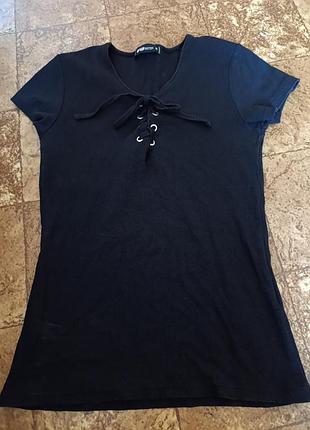 Черная футболка