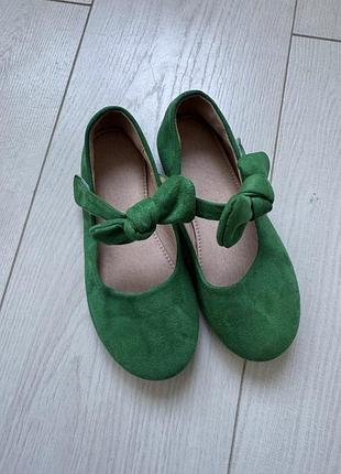 Туфельки для дівчинки