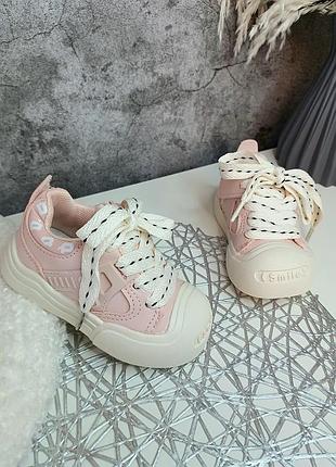 Дитячі кросівки для дівчинки