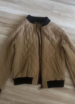 Женская куртка-бомбер