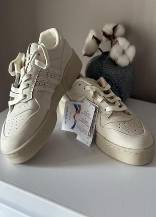 Кросівки adidas