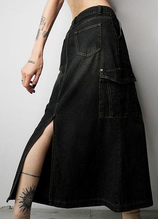 Джинсова спідниця з кишенями карго