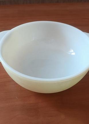 Англійська миска pyrex.