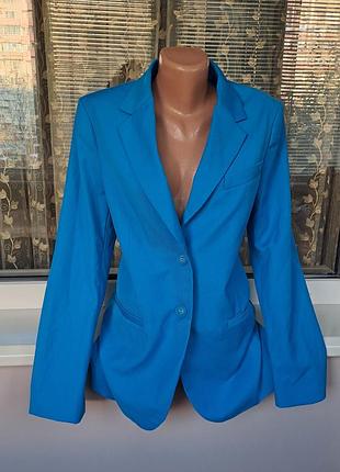 Нарядный голубой женский пиджак жакет