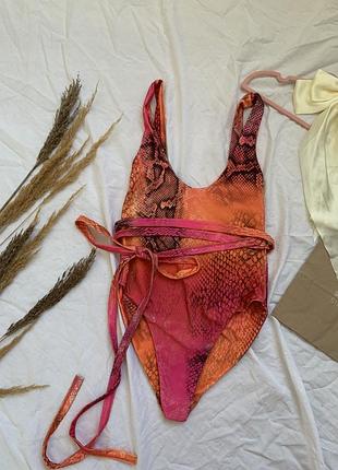 Купальник суцільний с