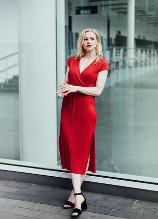 Красное платье миди bershka с разрезами по бокам