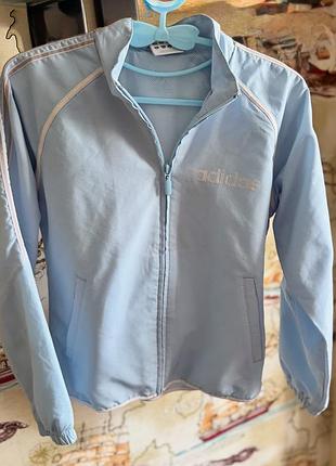 Вітровка б/у в ідеальному стані