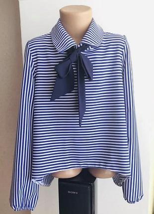 Гарна блуза в школу