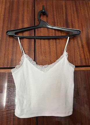 Білий топ з мереживом