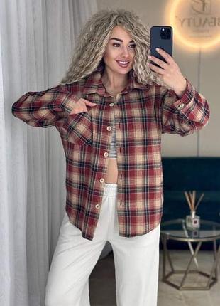 Сорочка в клітинку.