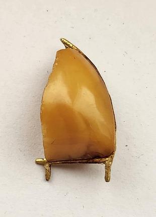 Винтажная брошка медовый янтарь настоящий в отличном состоянии, без нюансов