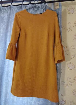 Горчичное платье