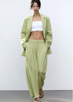 Брюки zara з защипами 💚