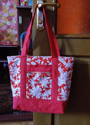 Сумочка женская, летняя. много карманов. на блузке.