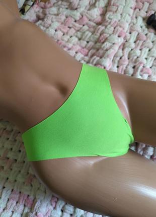 Бесшовные трусики бразилиана от бренда tezenis