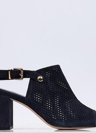 Босоніжки жіночі