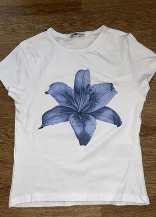 Топ з квіткою, зручний, добре тягнеться new yorker