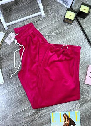 Жіночі стильні штани з велюру