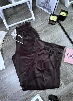 Женские стильные брюки из велюра