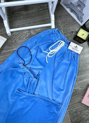 Женские стильные брюки из велюра