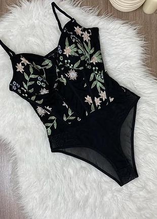 Боді сіточка з вишивкою чорний корсетний боді