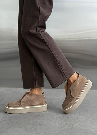 Лофери туфлі жіночі бежеві замшеві на платформі весна осінь демі з байкою