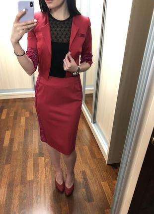 Жіночий костюм