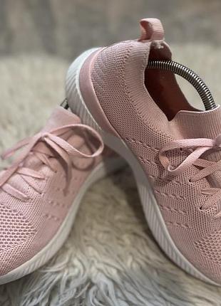 Кросівки 👟 рожеві