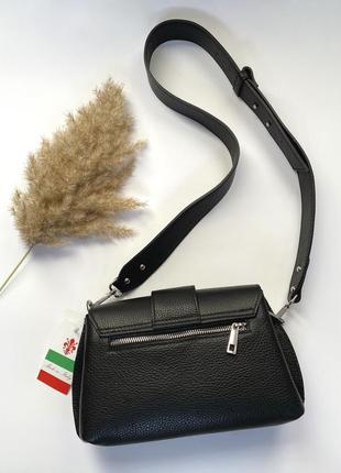 Итальянская кожаная черная сумка с декоративной пряжкой, borse in pelle (италия)4 фото