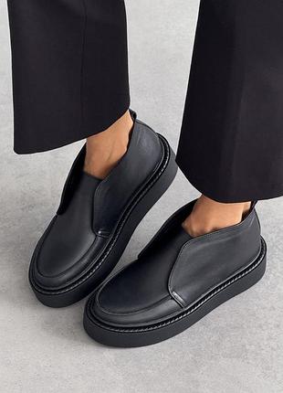 Лофери туфлі жіночі шкіряні чорні на платформі весна осінь демі з байкою